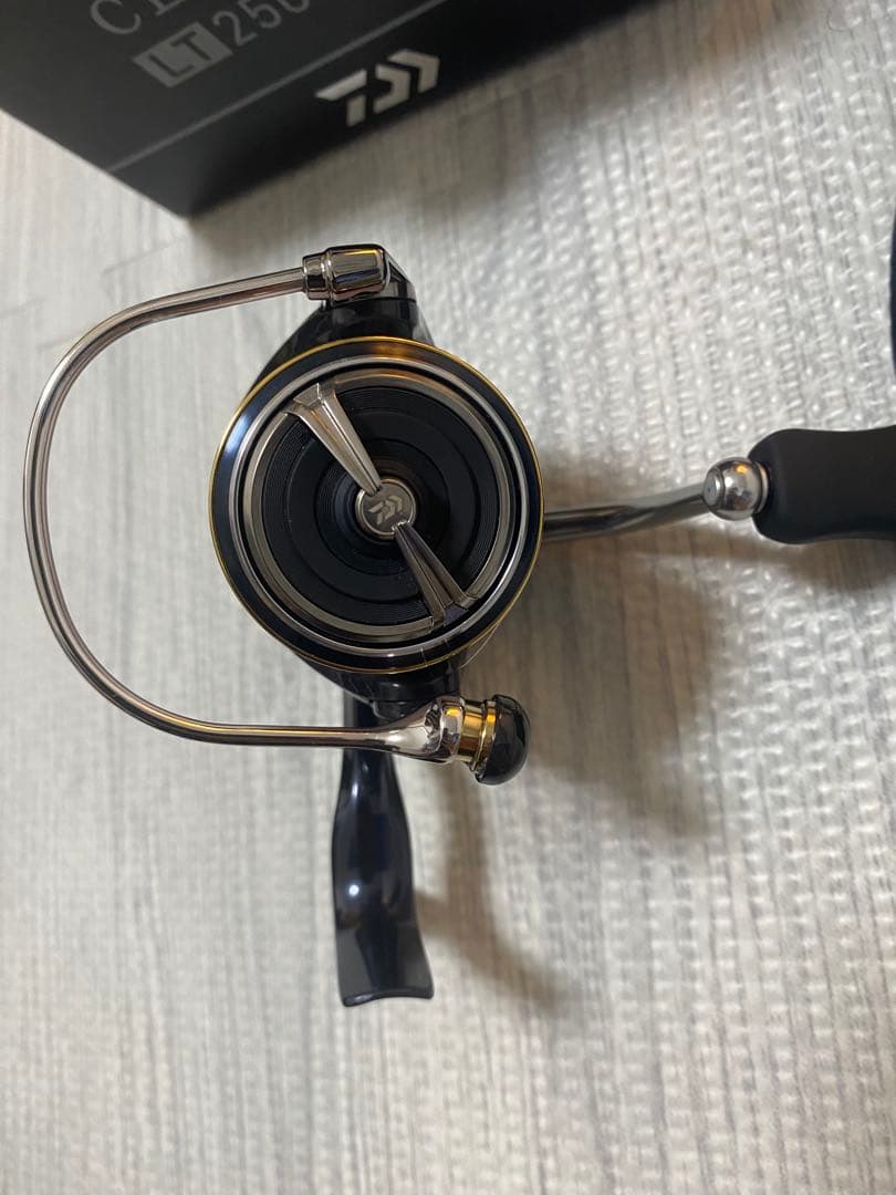 Daiwa 19セルテート LT2500S-XH スピニングリール