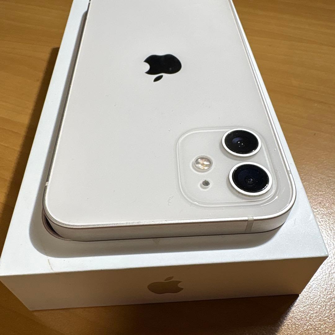 Apple iPhone 12 ホワイト 本体　ガラスフィルム1枚