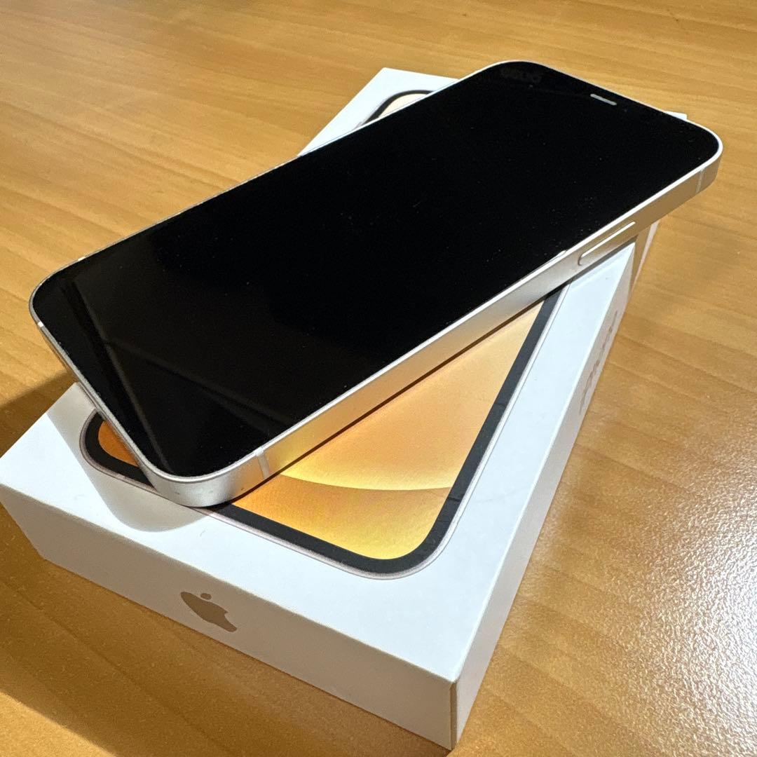 Apple iPhone 12 ホワイト 本体　ガラスフィルム1枚