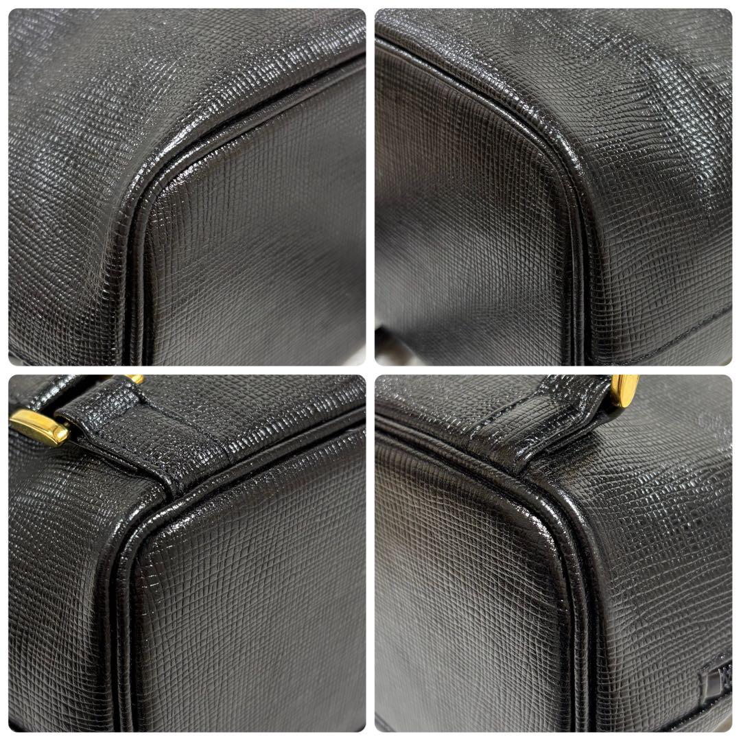 極美品 Courreges クレージュ 本革 レザー リュック ロゴチャーム