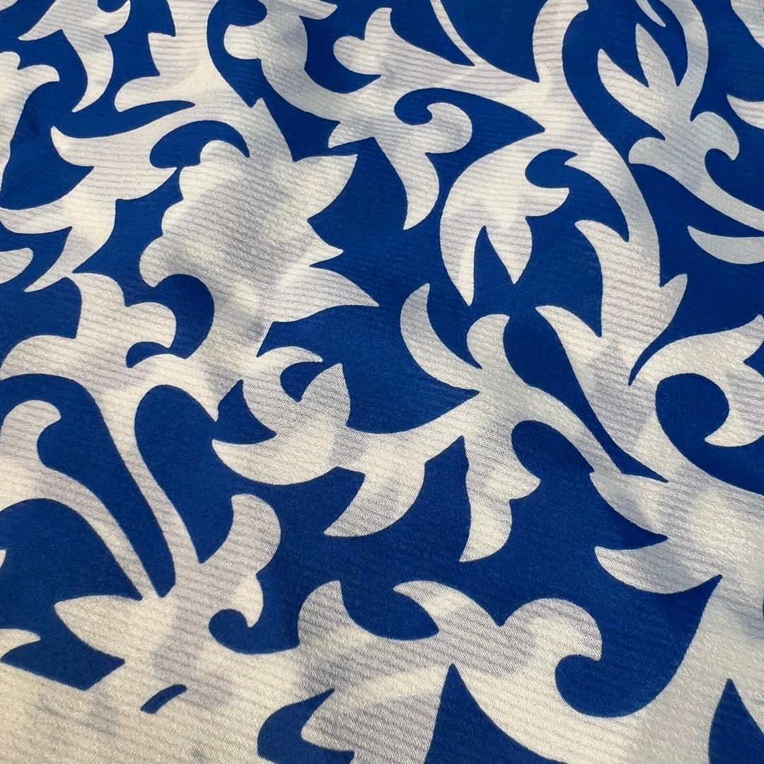 CHANEL シャネル タグ付き シルク スカーフ ブルー A-9492