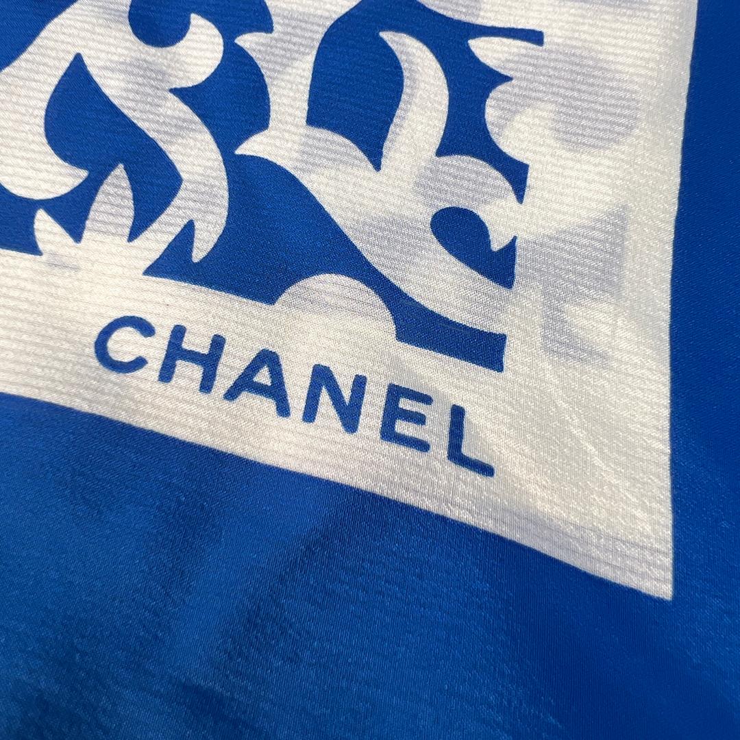 CHANEL シャネル タグ付き シルク スカーフ ブルー A-9492