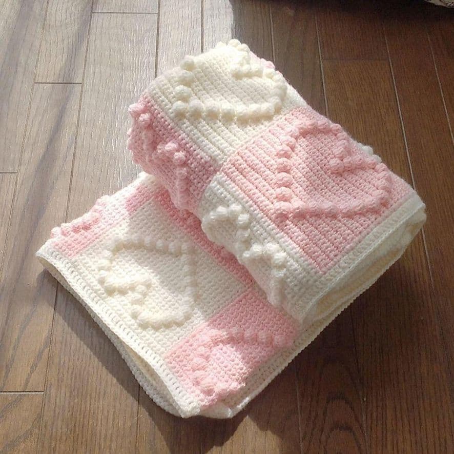 ◆手編みベビーブランケット◆ハートかぎ針編み◆アクリル混ウール◆マルチカバー