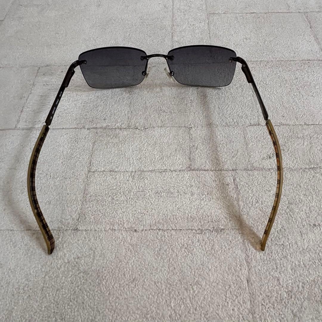 BURBERRY ☆バーバリー　リムレス サングラス　グレー　by SAFILO