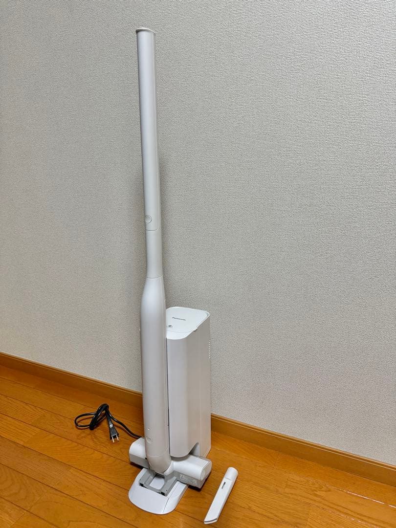 Panasonic コードレス 掃除機 MC-NS10K 23年製