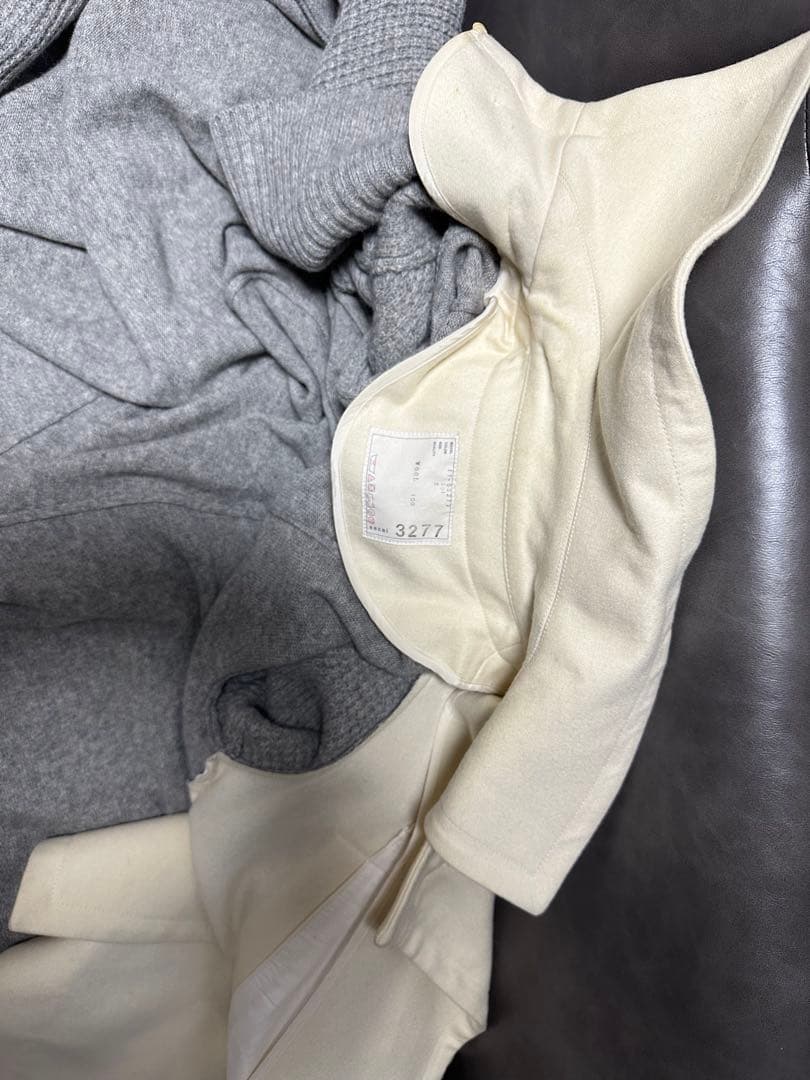 値下げ！【人気】sacai サカイ リブ編み袖のグレーアイボリーコート