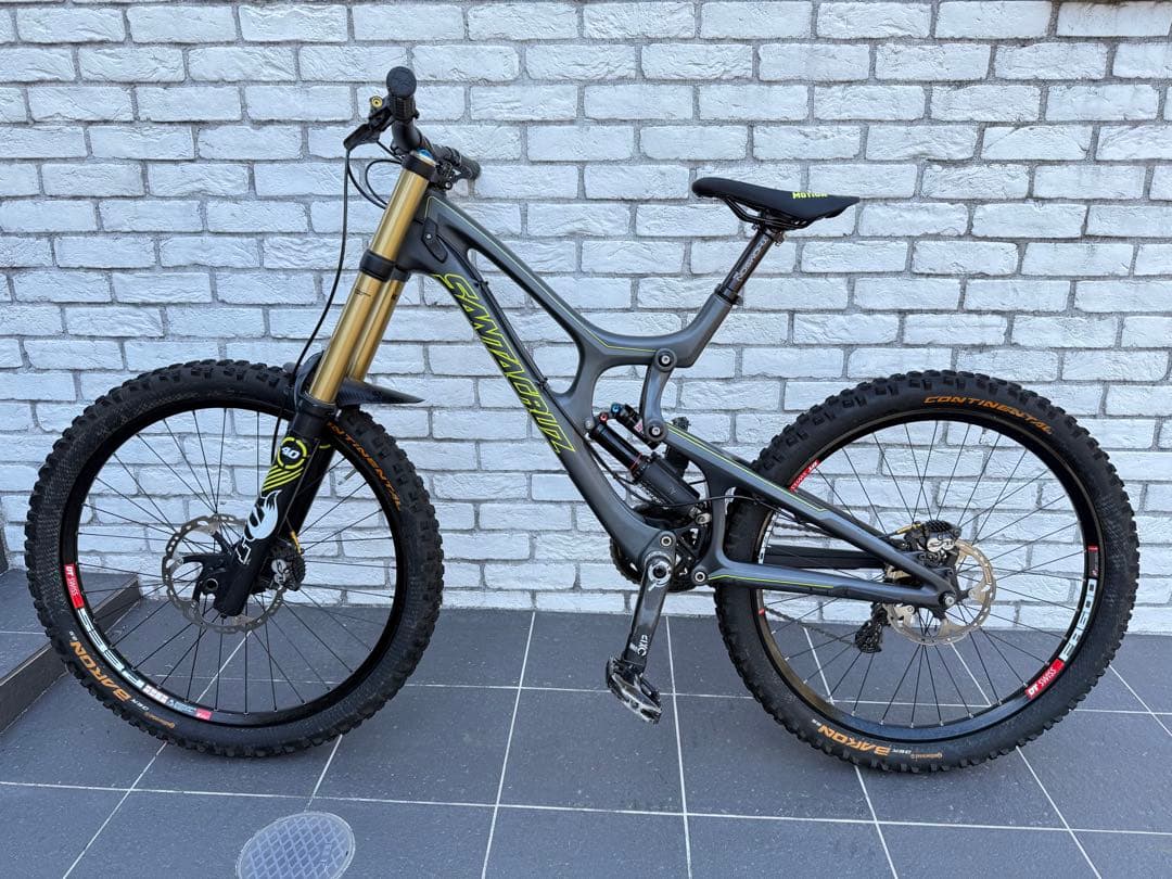 れん SANTA CRUZ V10.5 26 inch Sサイズ