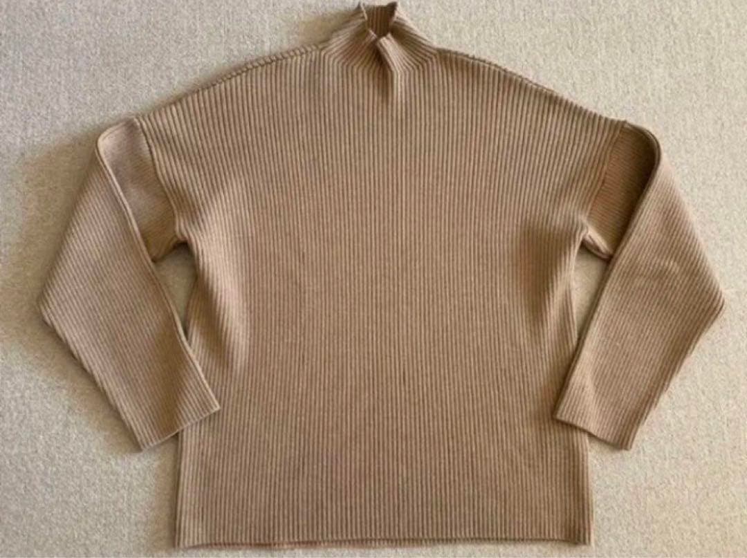 PACCBET RASSVETタートルネックニット　値下げ不可