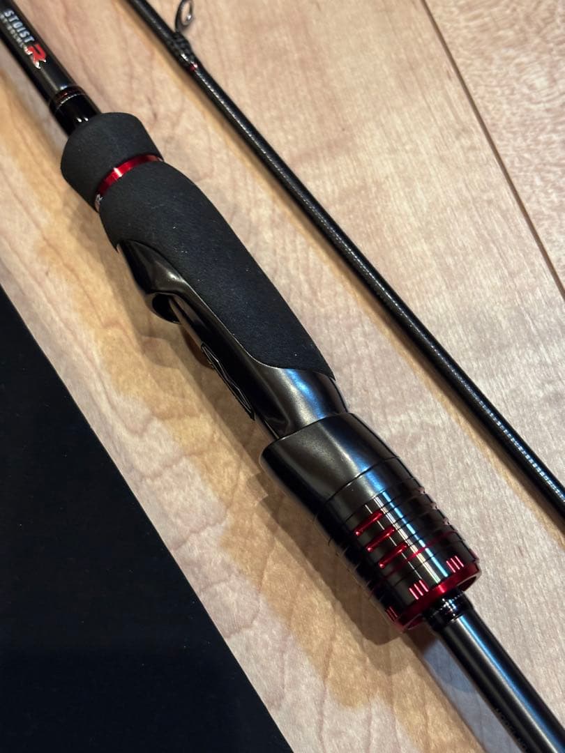 Daiwa 24 エメラルダス ストイスト RT 80lml エギングロッド