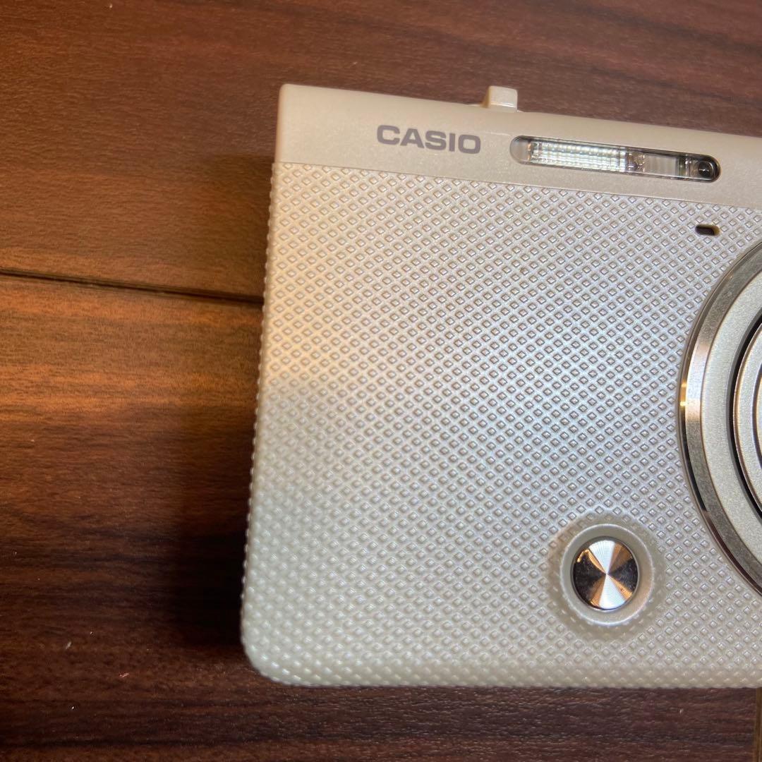 CASIO EXILIM EX-ZR70 デジカメ ほぼ新品 4643