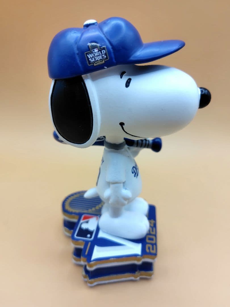 ピーナッツ×LAドジャース ボブルヘッド【150個限定品】スヌーピー