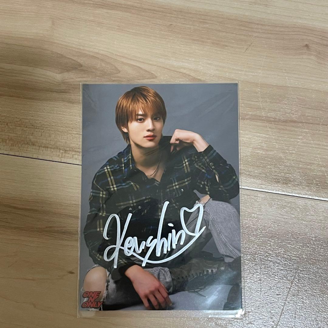 たま様専用】上村謙信 サイン入り生写真 - メルカリ