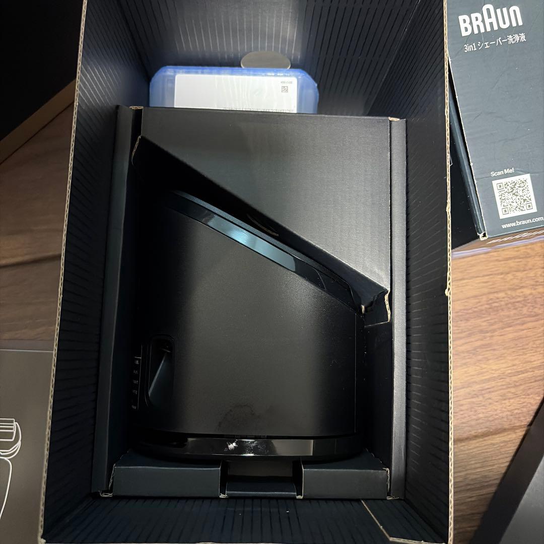 【新品】BRAUN Series 9 Sport+ メンズシェーバー　洗浄液付き