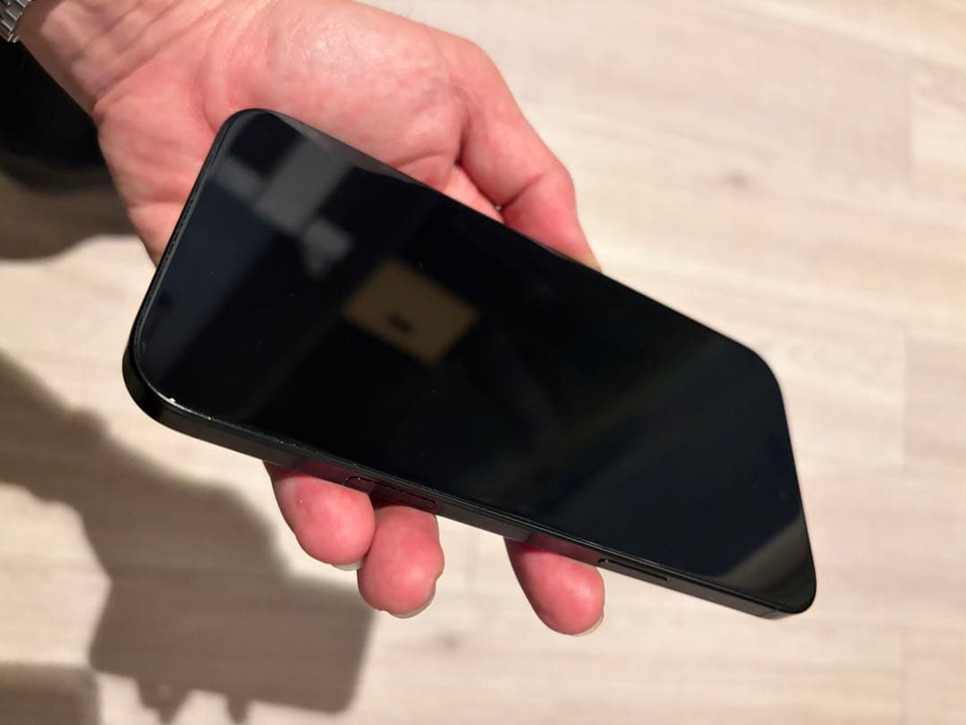 Apple iPhone 16 Pro Maxブラックチタニウム　256GB