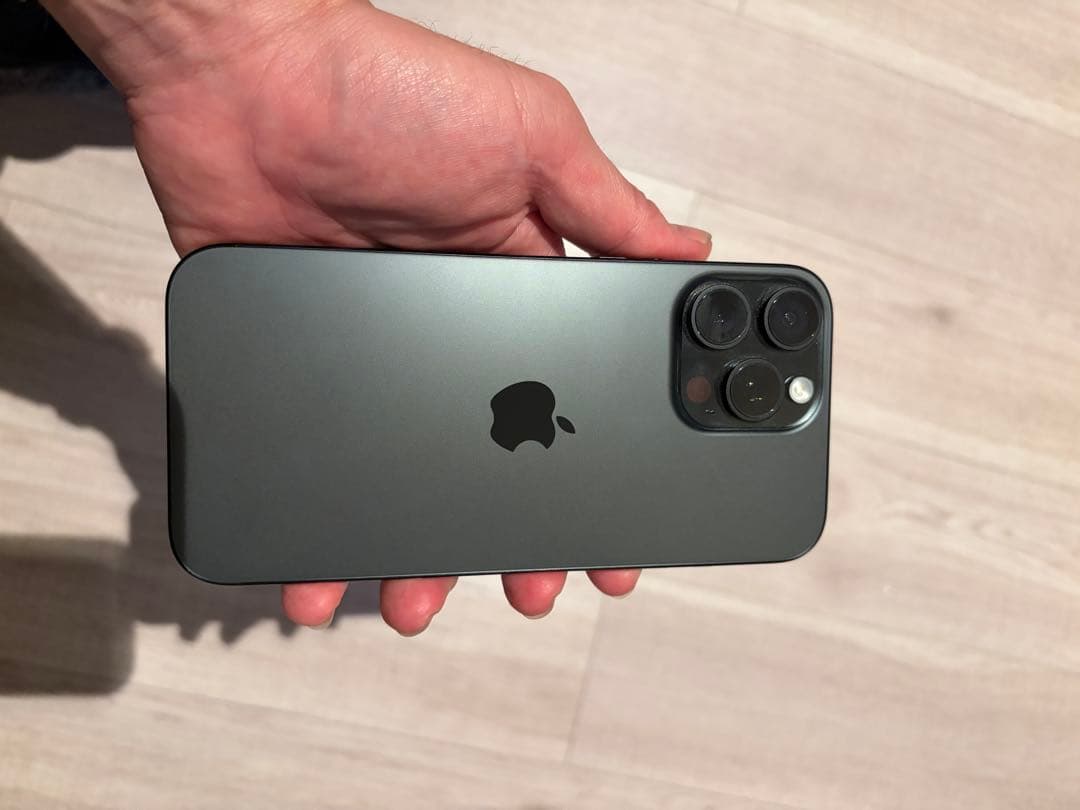 Apple iPhone 16 Pro Maxブラックチタニウム　256GB