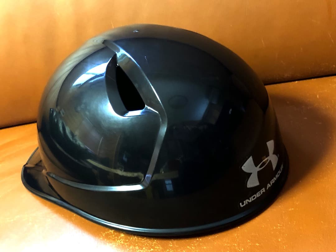新品2026年アメリカ限定☆最高級☆アンダーアーマー☆キャッチャーヘルメット☆黒