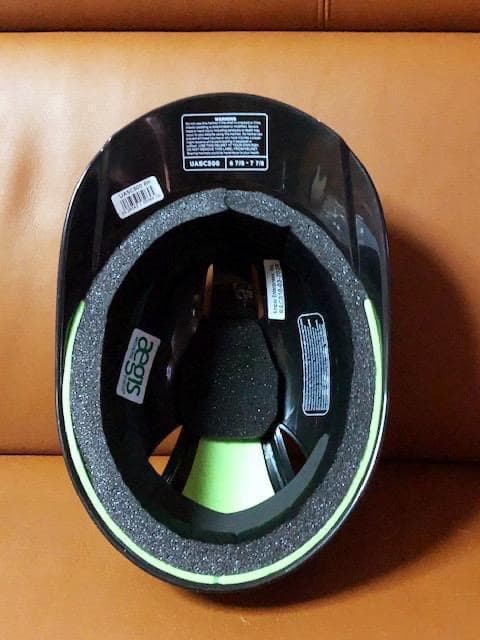 新品2026年アメリカ限定☆最高級☆アンダーアーマー☆キャッチャーヘルメット☆黒