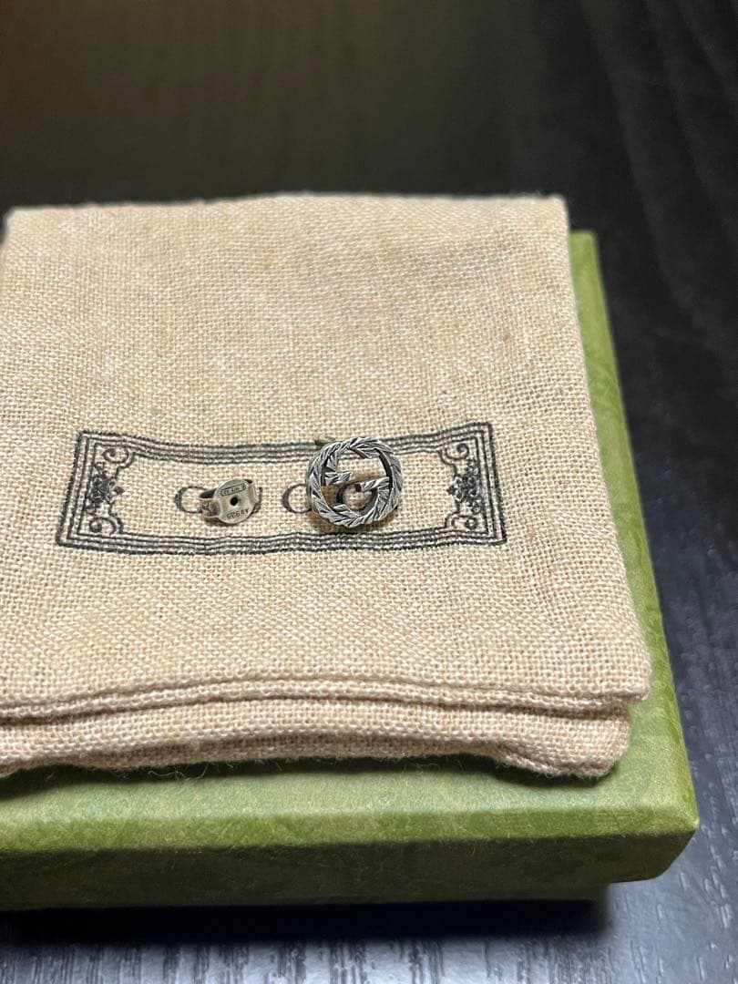 柊*様 GUCCI インターロッキングピアス Ag925 Gロゴ 箱、証明書付き