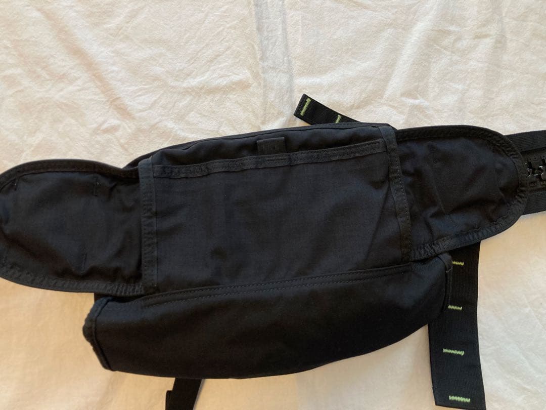 TOUGH JEANS SMITH デカジップ ボディバッグ - バッグオンライン