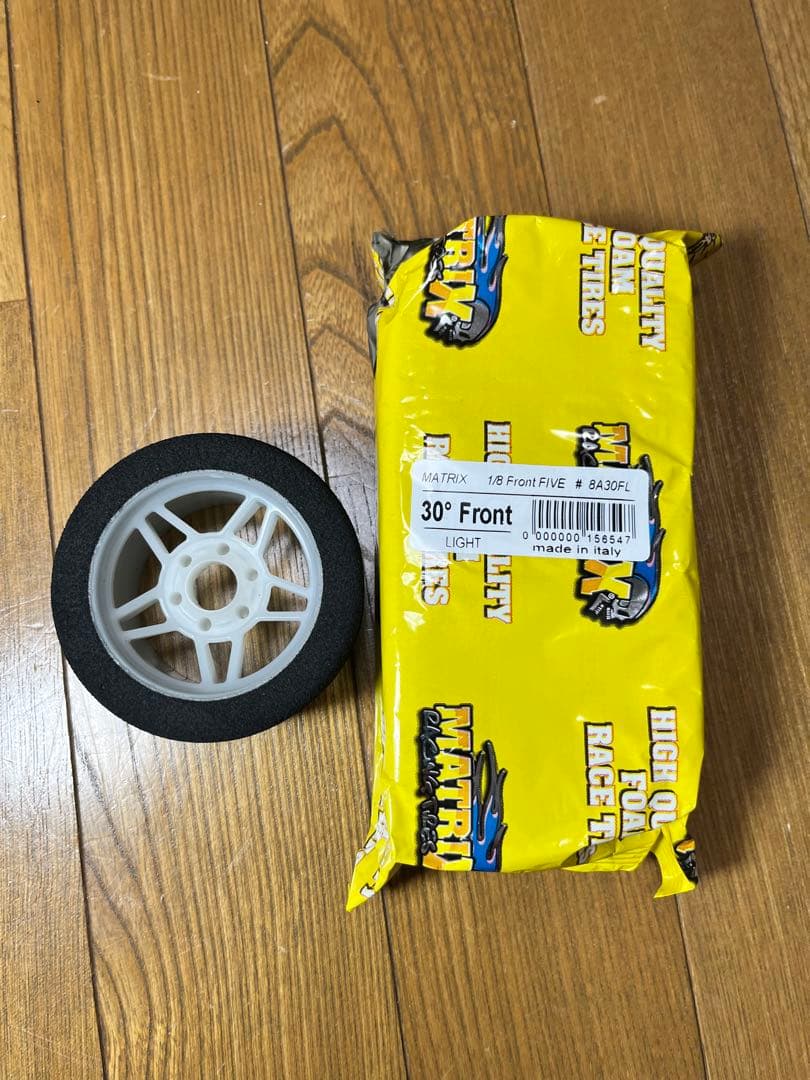 イタリアマトリックス製1/8GPレーシングホイール付タイヤ29個新品