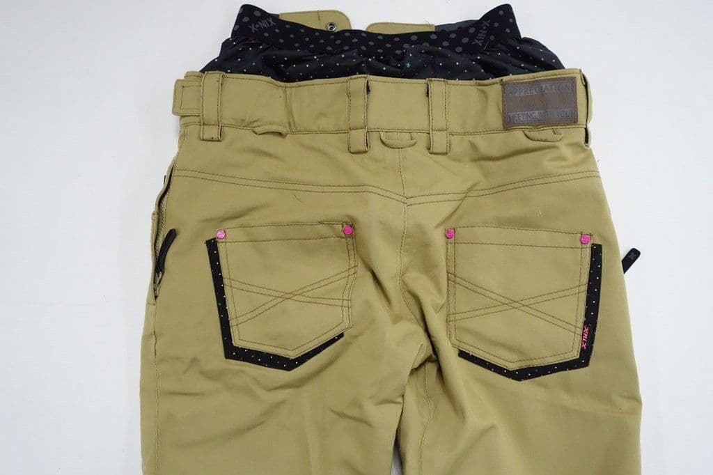 スノーボードウエア　上下セット　ジャケット　パンツ　かわいい　水玉