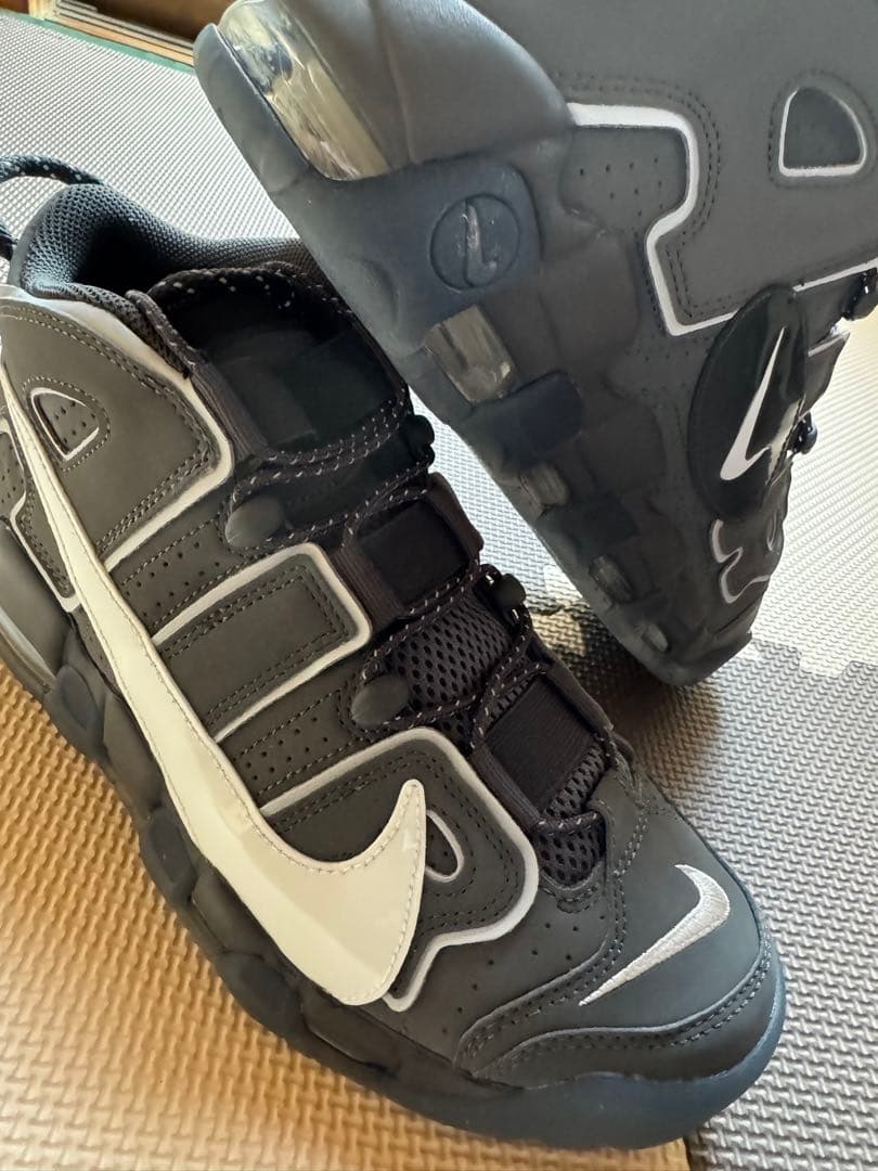 エア モア アップテンポ '96 アイアングレー/スモークグレー/アンスラ