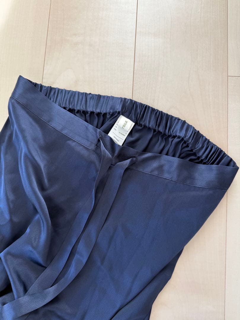 【新品未使用50%オフ】lilysilk 高級シルク製長袖パジャマセット