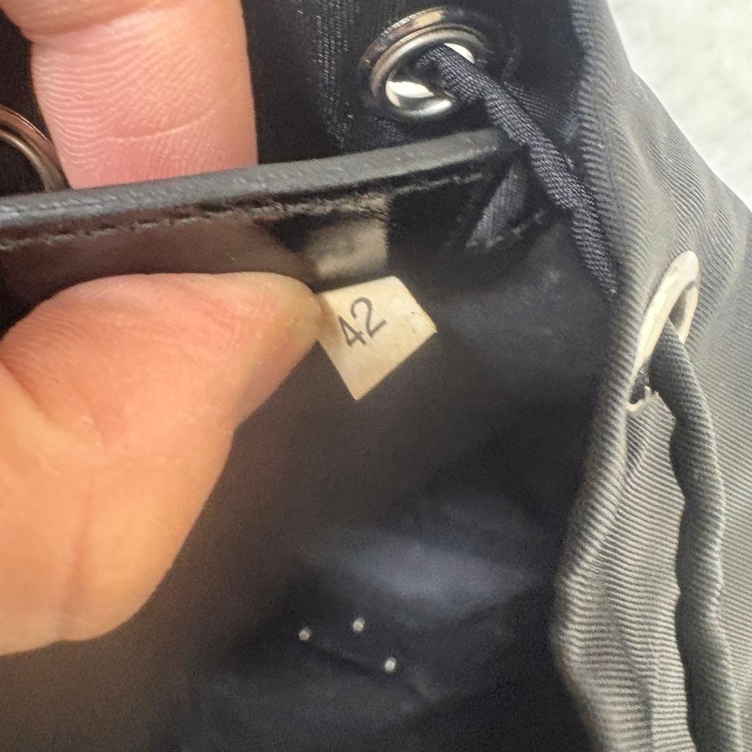 近年型・極上美品✨】プラダ 巾着ポーチ ドローストリング