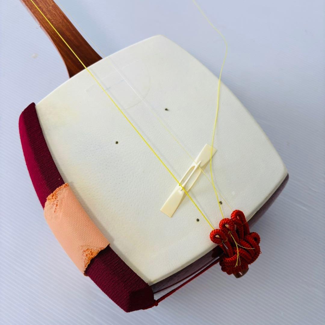 細棹三味線 上駒純銀 花梨 丸打胴 棹2.6cm バチ付 付属多数 和楽器