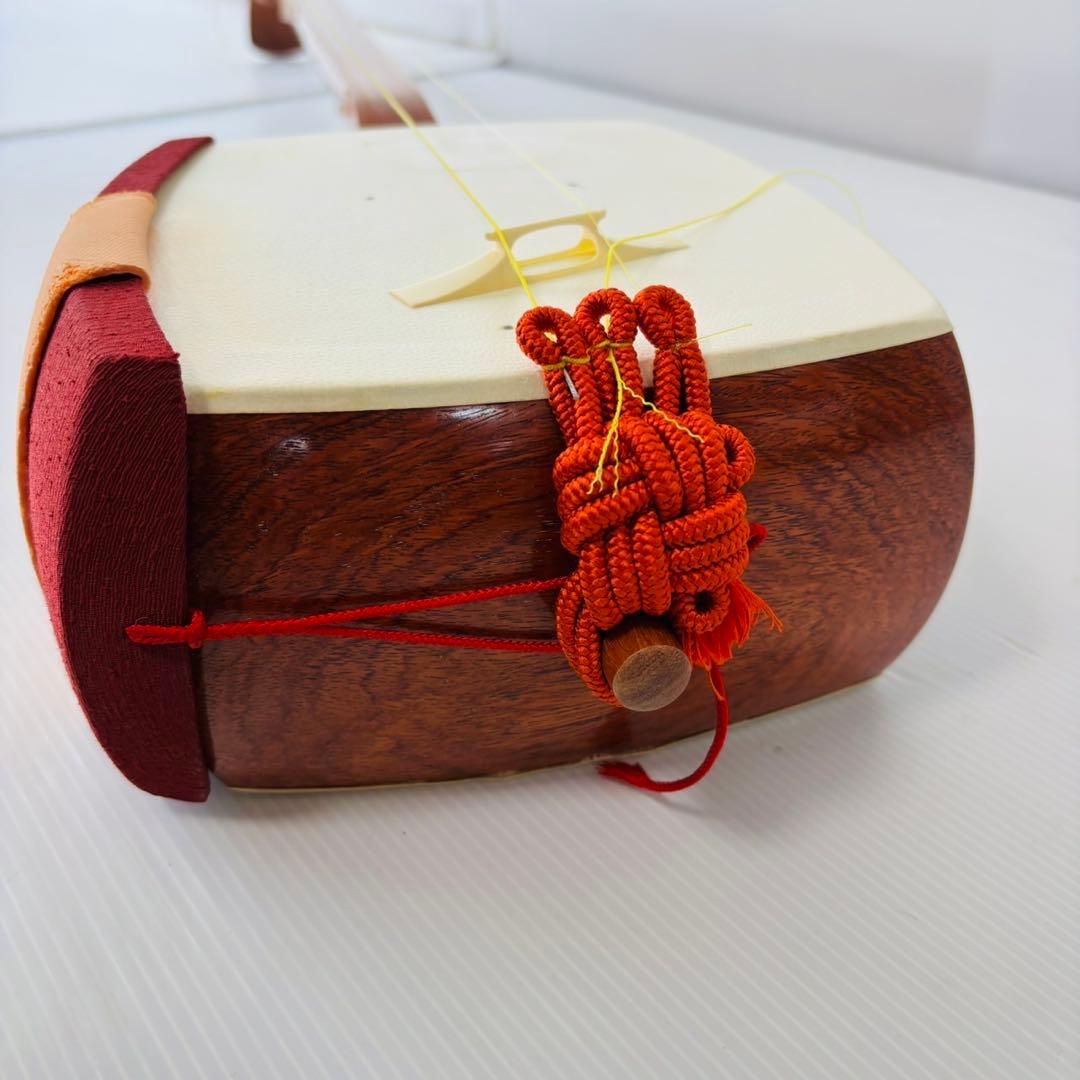 細棹三味線 上駒純銀 花梨 丸打胴 棹2.6cm バチ付 付属多数 和楽器