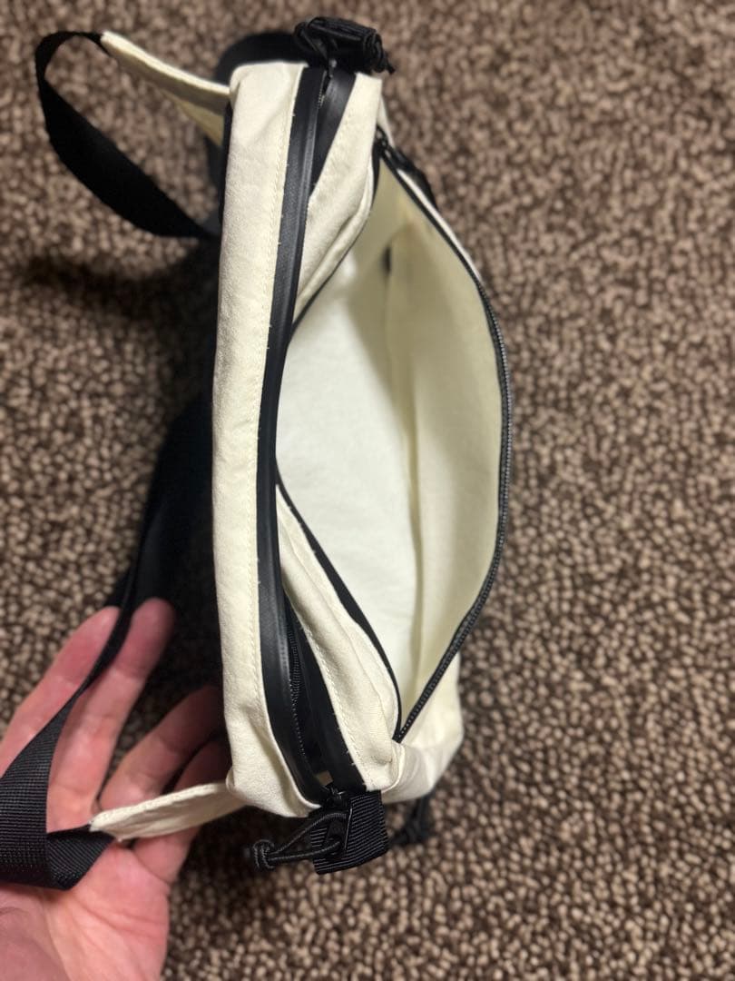 ACUT ファニーポーチ白　ホワイト