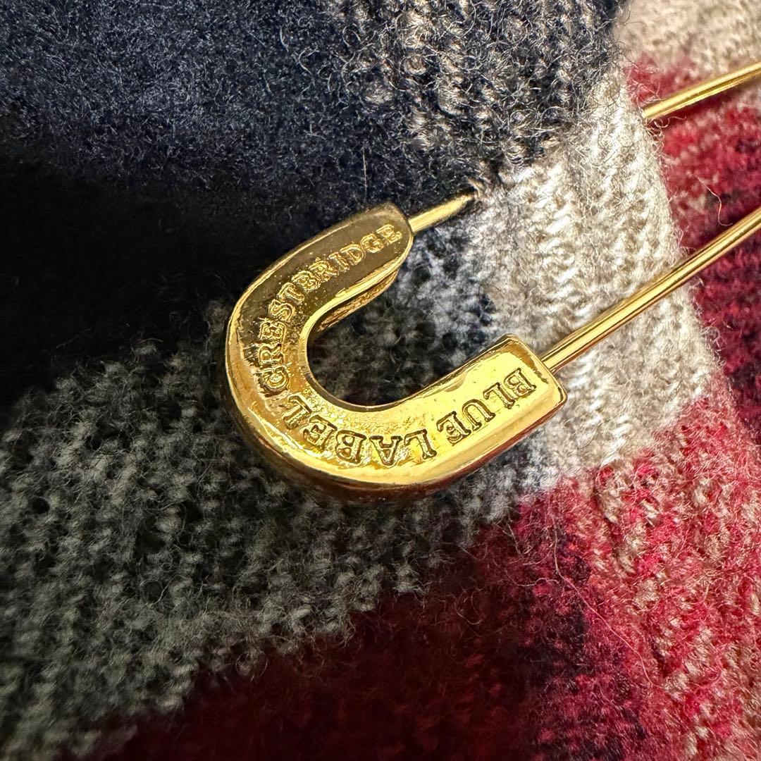 ブルーレーベルクレストブリッジ　ポンチョ　大判ストール