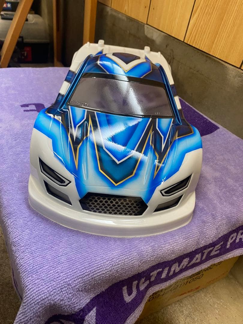 新品未使用1/10 ラジコンカー用ボディ　ツイスタースペシャル　塗装済み
