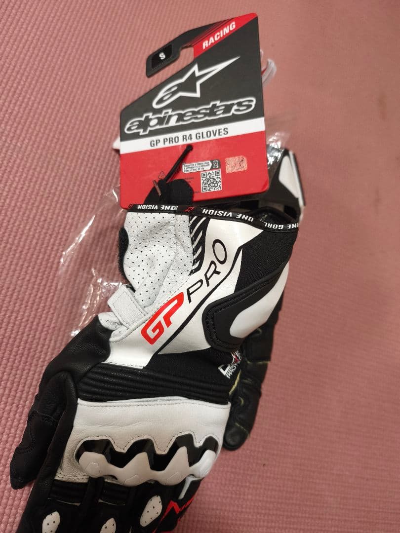 alpinestars アルパインスターズ　GP PRO R4 Sサイズ