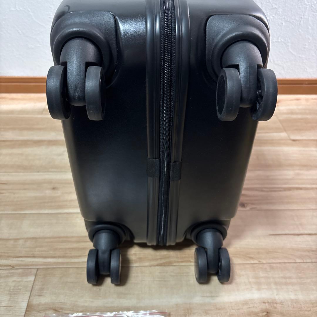 クレイサス　ボヤージュ　キャリーケース　Sサイズ　黒　未使用　最安値