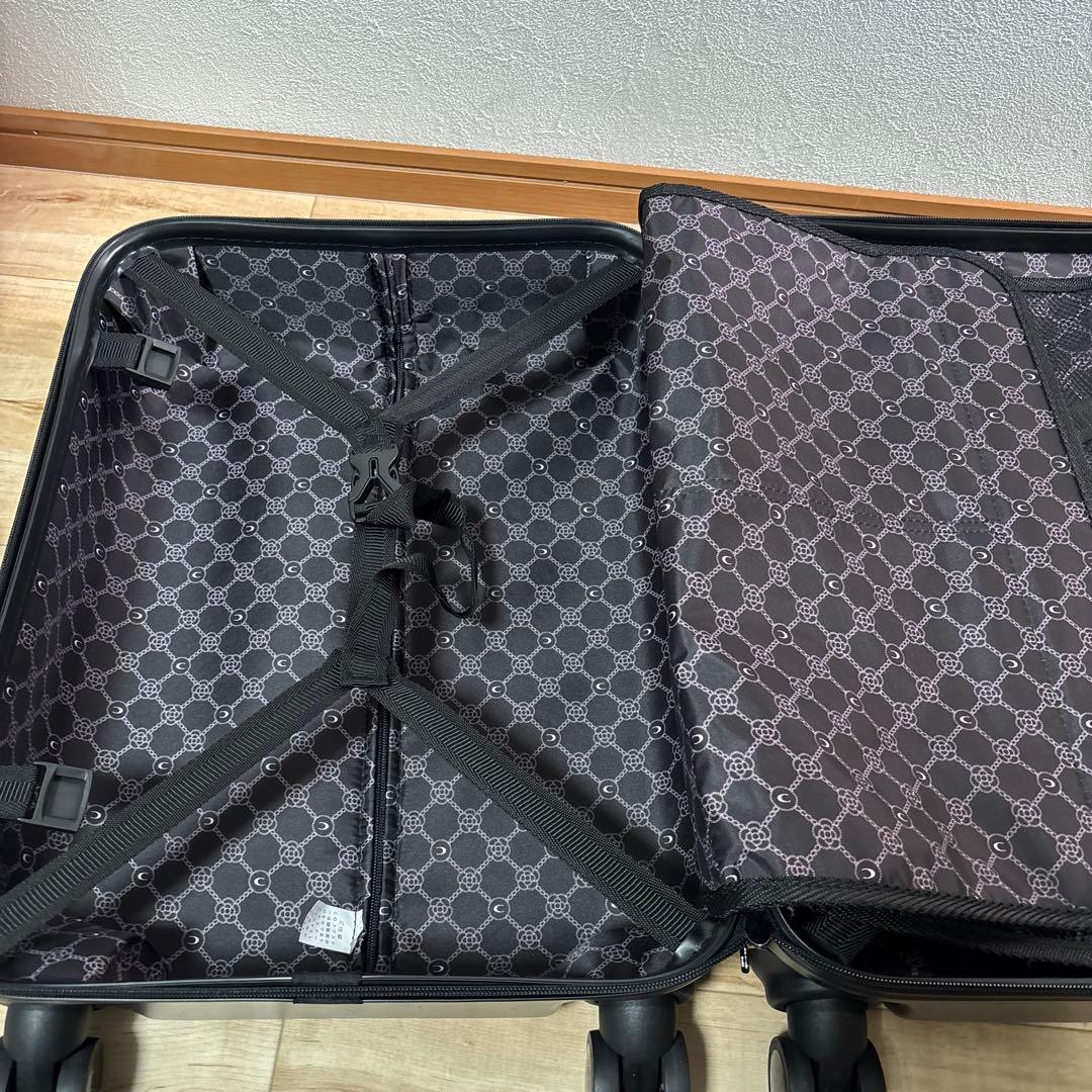 クレイサス　ボヤージュ　キャリーケース　Sサイズ　黒　未使用　最安値