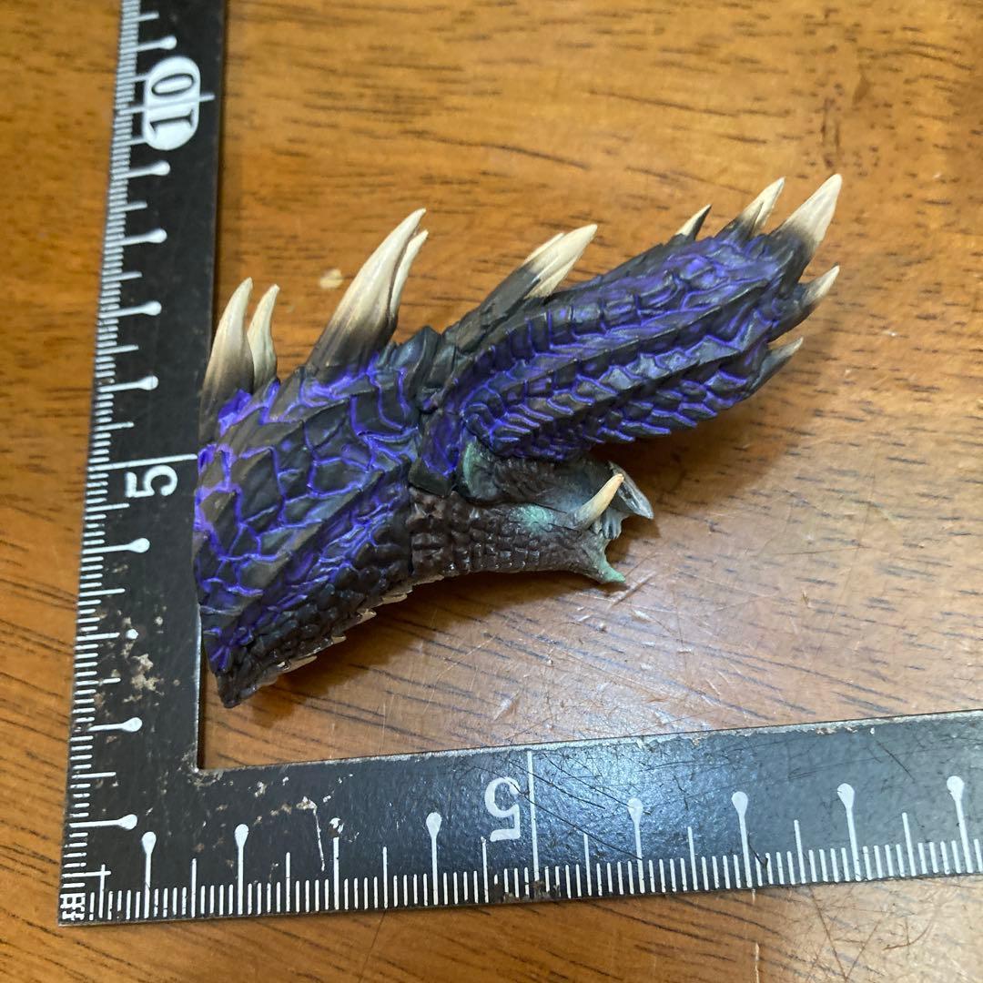 ミラボレアス モンスターハンター ドラゴンフィギュア 紫と黒