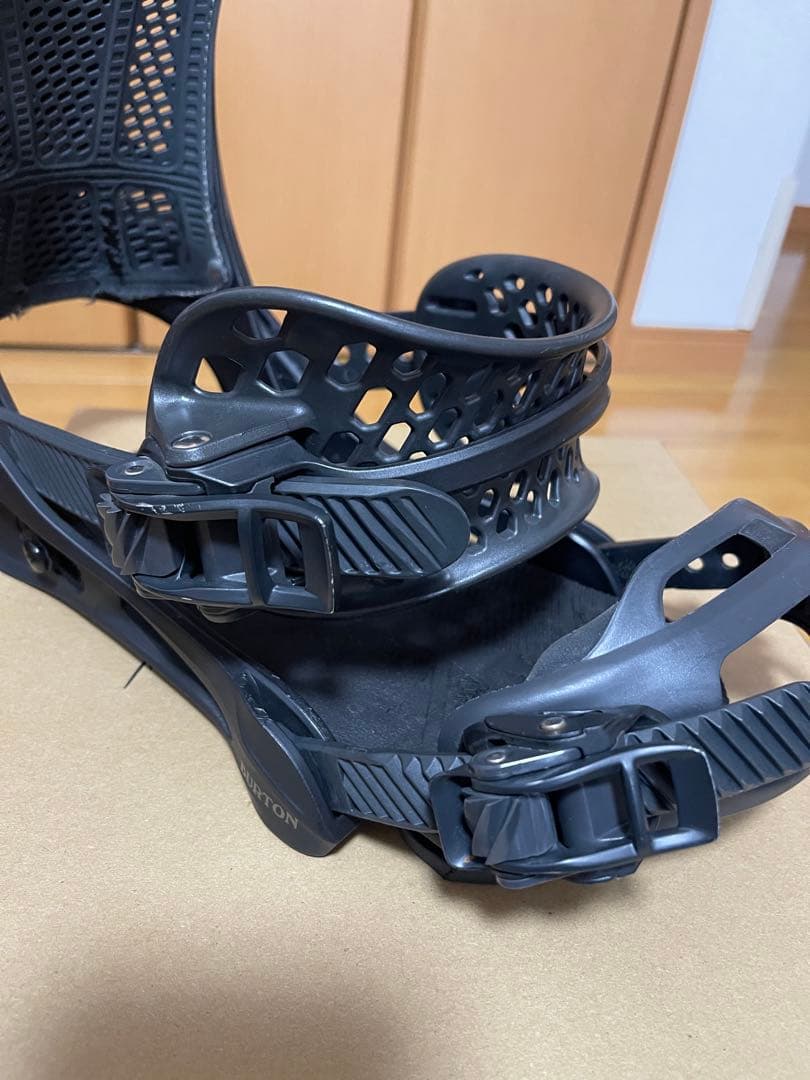 ジャンク品】BURTON MALAVITA MNS M ビンディング(要修理)