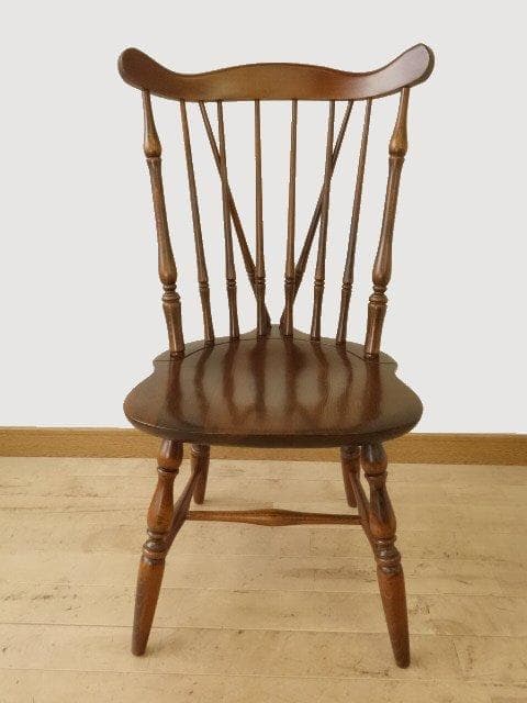 飛騨産業　キツツキ　スピンドルチェアーB　イス　椅子　 木製　再塗装済ＵＳＥＤ