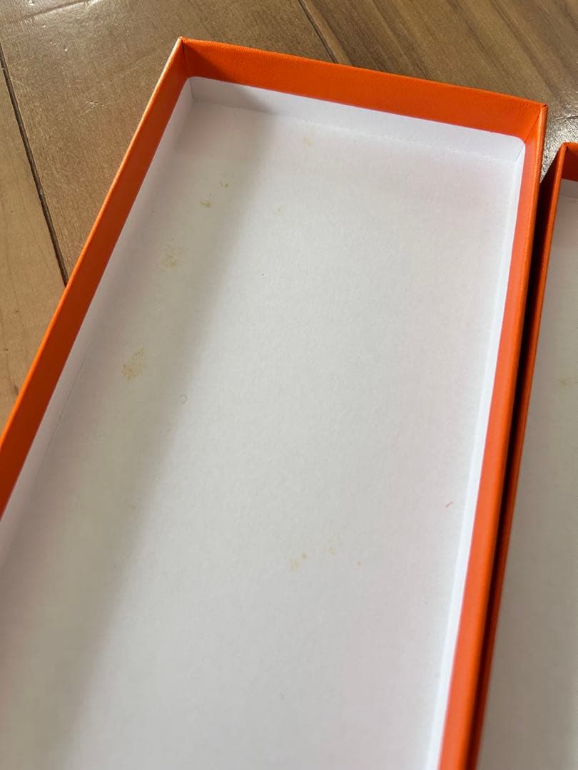 HERMES エルメス　ネイビー シルクスカーフ カレ42