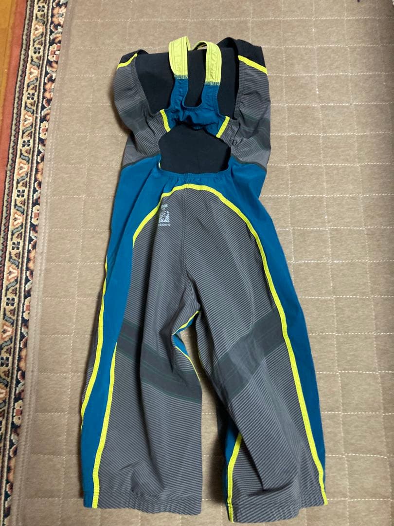 FINA 競泳用水着 AS220410 黒/青/灰/黄