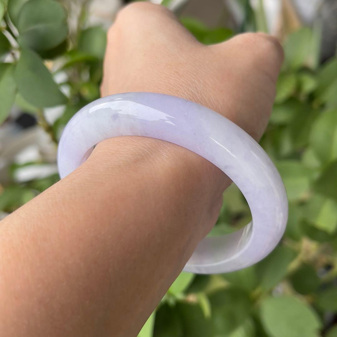 日本鑑別書付き・希少なラベンダーカラー54cmミャンマー産本翡翠バングル8241