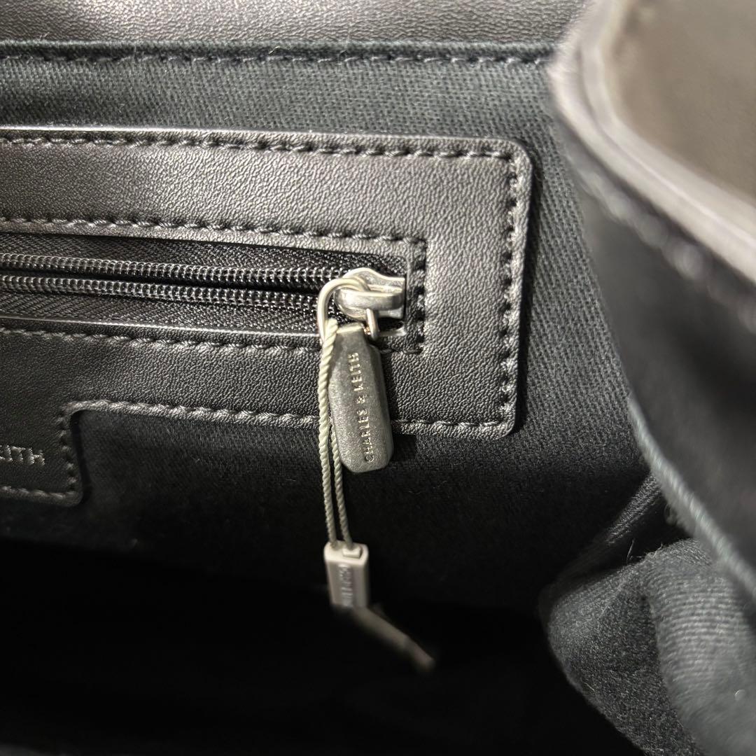 【未使用】タグ付き チャールズアンドキース リュック バッグパック ブラック