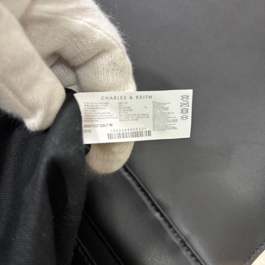 【未使用】タグ付き チャールズアンドキース リュック バッグパック ブラック