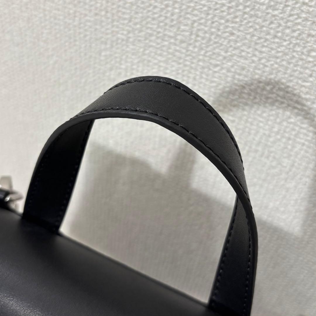 【未使用】タグ付き チャールズアンドキース リュック バッグパック ブラック