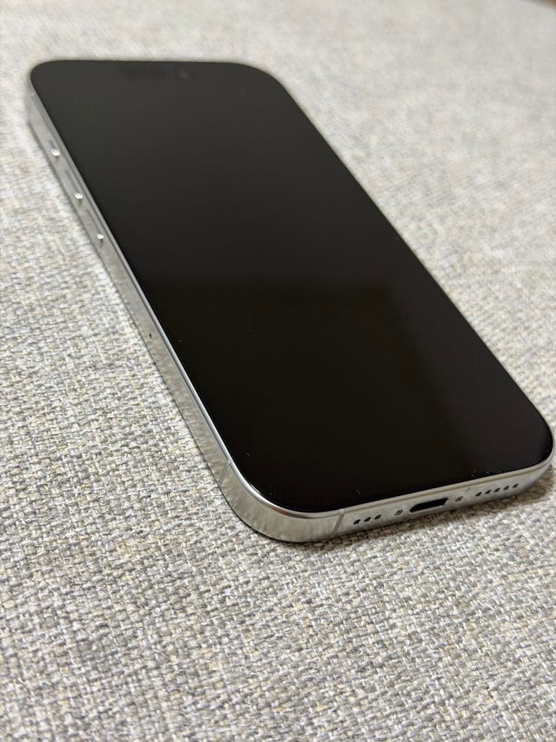 iPhone 16 Pro 256GB ホワイトチタニウム