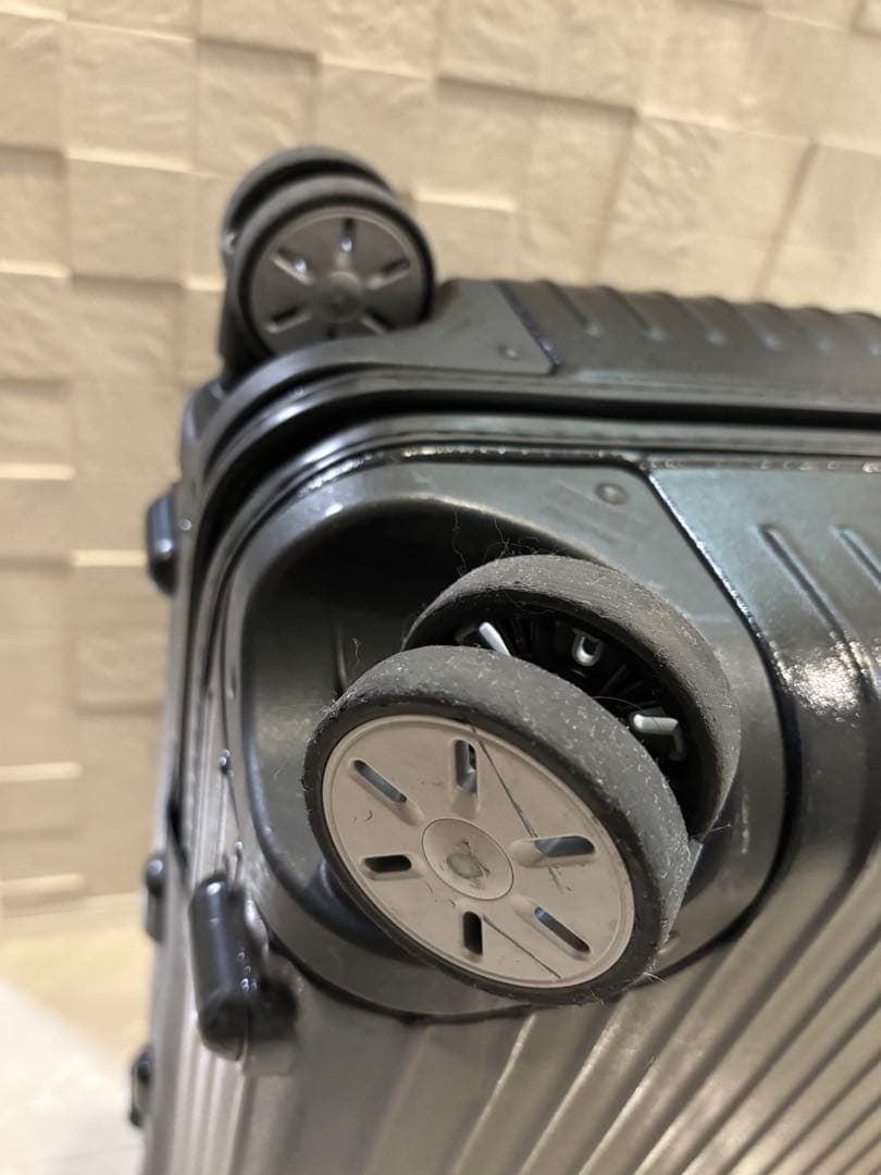 【美品】RIMOWA リモワ TSAロック搭載 サルサ 4輪 マットブラック