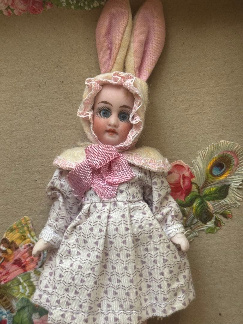 ウサギ耳付きアンティーク人形2体セット　ミ二ョネット　ピンク