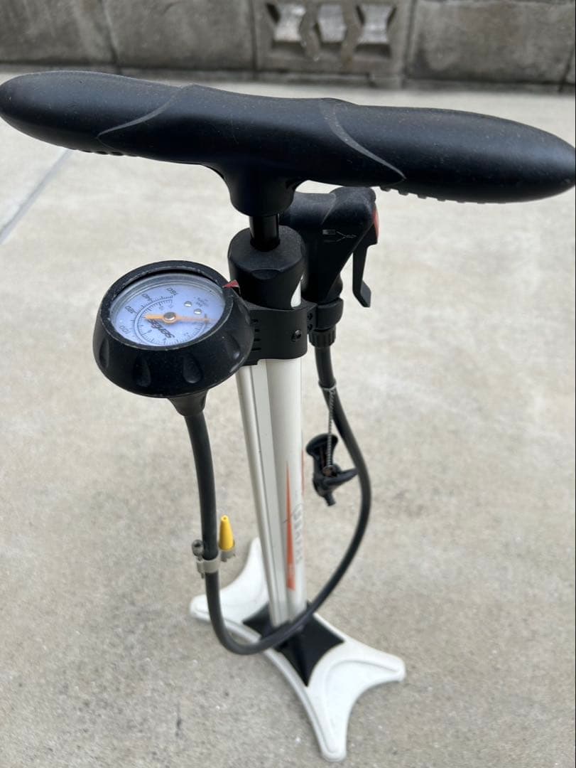 Giant ロードバイク ホワイト　ESCAPE RX Sサイズ(空気入れ付)