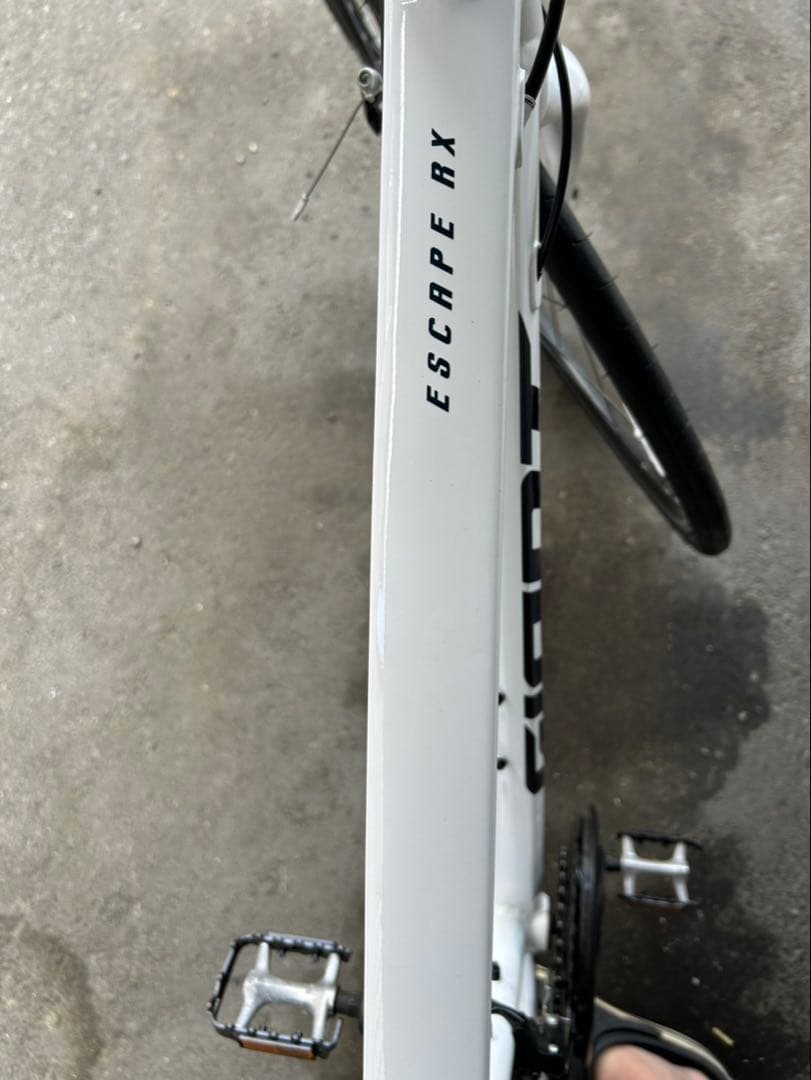 Giant ロードバイク ホワイト　ESCAPE RX Sサイズ(空気入れ付)